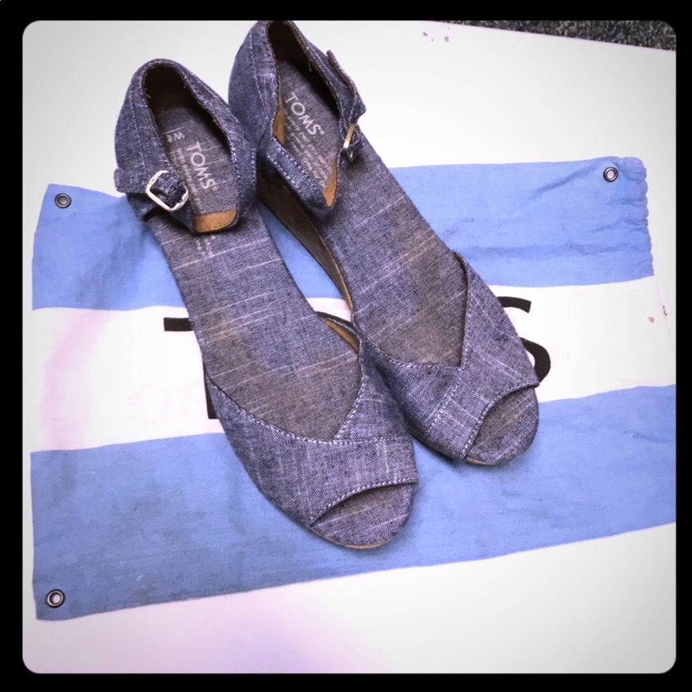 TOMS wedges